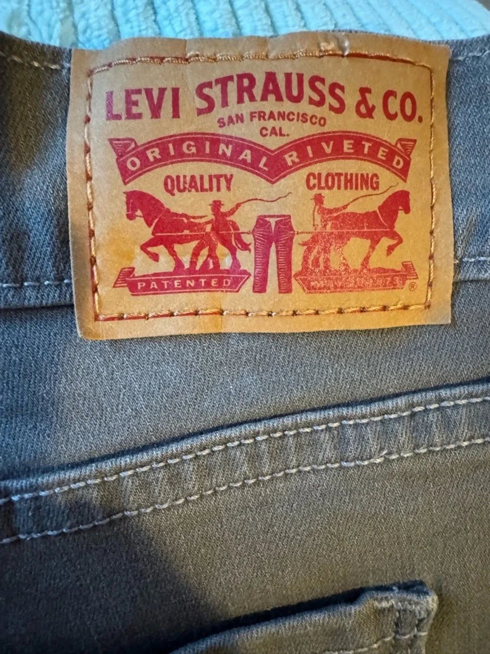 Levi’s 505 Straight Women’s Gray Jeans 31x32 Stretch Denim Mid Rise Classic Fit - Picture 4 of 9